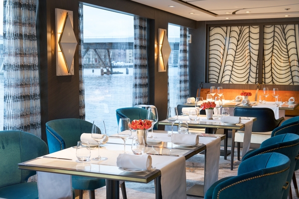 Uniworld SS Victoria - Restaurant 2.jpg